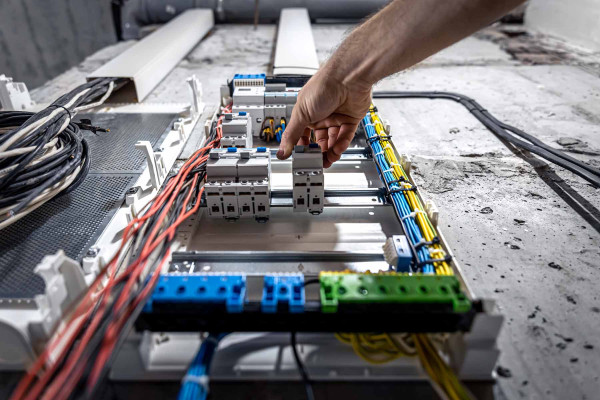 Tramitación Líneas de Media y Alta Tensión · Ingeniería · Ingenieros Técnicos Cenes de la Vega